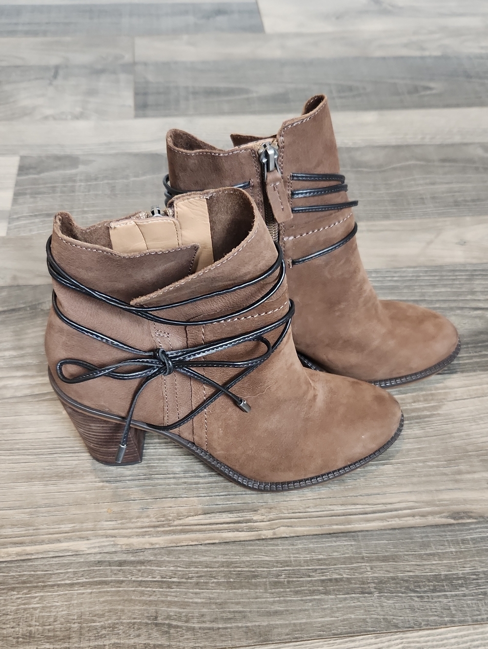 Franco Sarto Edaline Brown Suede Ankle Boots with Wrap Tie Size 6.5